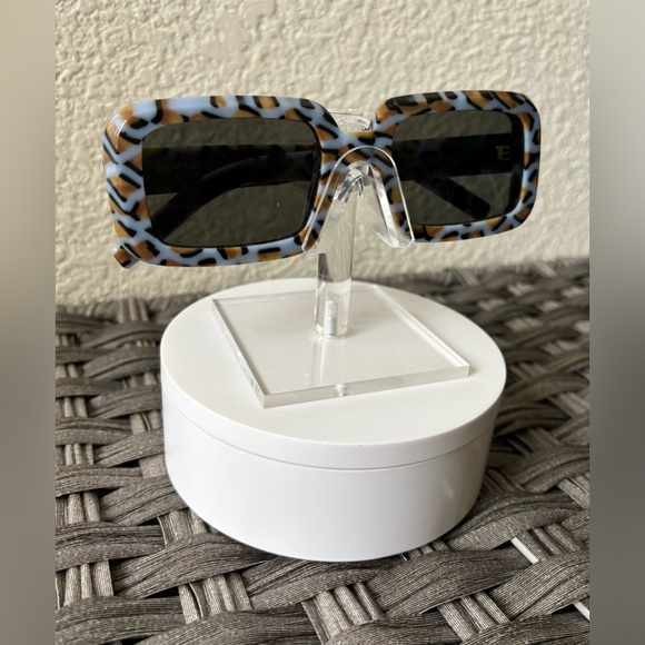 Saint Laurent Cheetah Print Rectangle Sunnies 🐆 - Picture 3 of 9